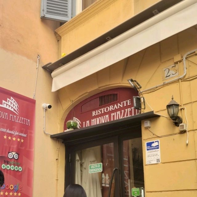 【ローマ】La Nuova Piazzetta