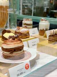Bean to bar brilliance — indulge in Vietnam’s finest chocolate experience at Maison Marou Saigon! 🍫