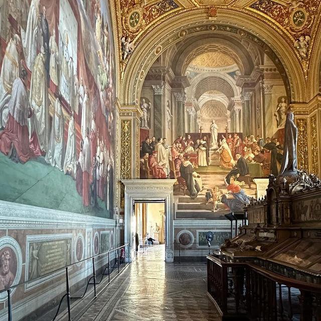 🎨✨ "A Brush with Divinity: One Heavenly Day in the Vatican Museums’ Courtyard