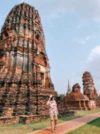 ใส่ชุดไทยเที่ยววัดอยุธยา ได้บุญได้รูปสวย