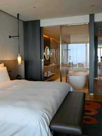 LUXURY HOTELL ALL THE WAY.