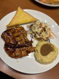 อร่อยกับ Eat Am Are 