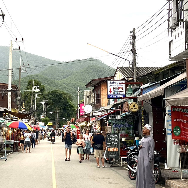 ถนนคนเดิน เมืองปาย แม่ฮ่องสอน