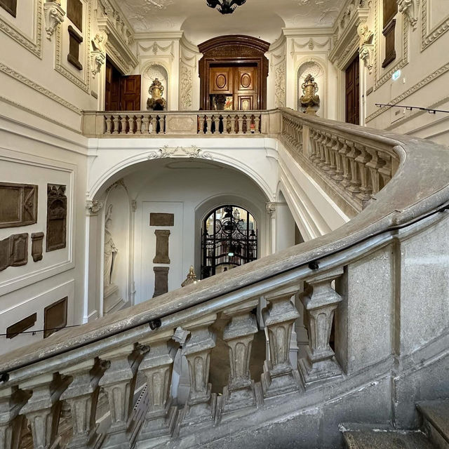 📜 *Austrian National Library: A Baroque Temple of Knowledge* 🏛️✨
