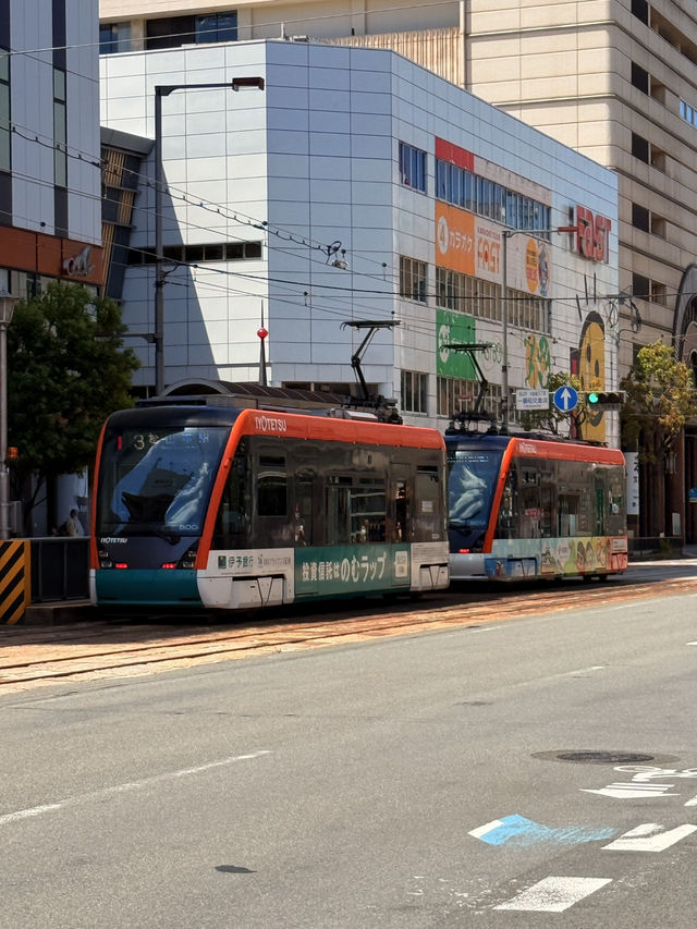 愛媛｜138年歷史「橘子電車」找尋夏目漱石的坊っちゃん列車