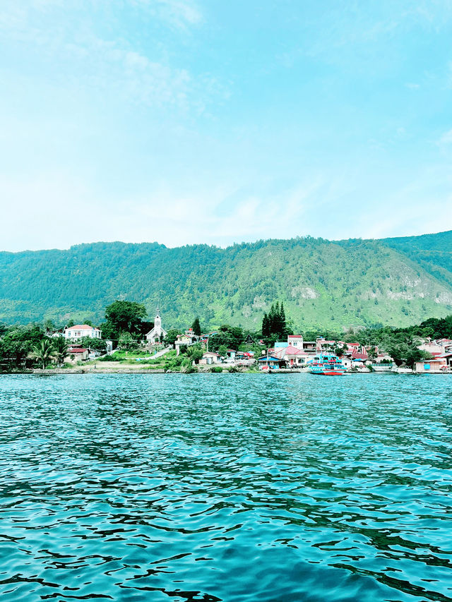 Scenic Ferry Ride from Tiga Raja to Tuk Tuk: A Lake Toba Adventure