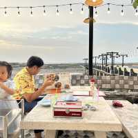 ร้านอาหารติดทะเล  บรรยากาศดี