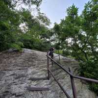 Hiking Naebyeonsan