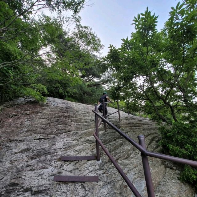 Hiking Naebyeonsan