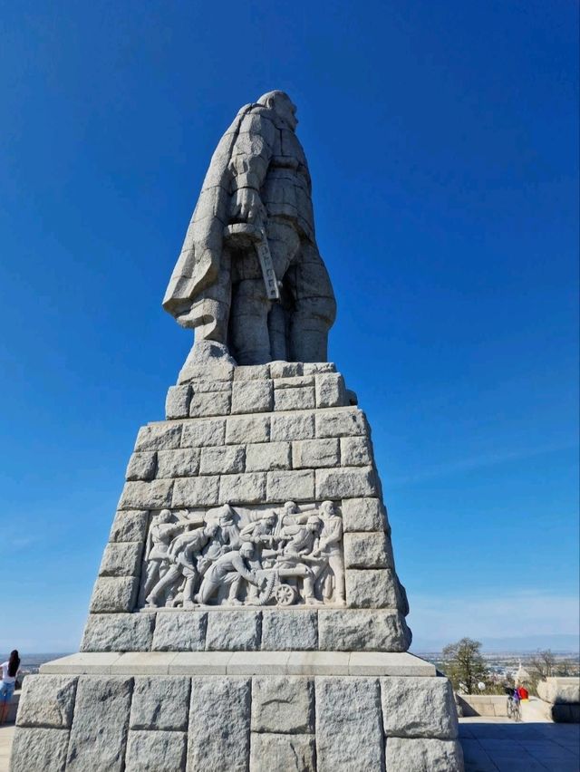 플로브디프 "알료샤" 기념비 | 도시 최고점에서 울려 퍼지는 역사의 메아리 ⛰️🚶‍♀️