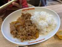 🍚 Post-Castle Comfort – Quick & Tasty Stop at Yoshinoya Nihonmatsu