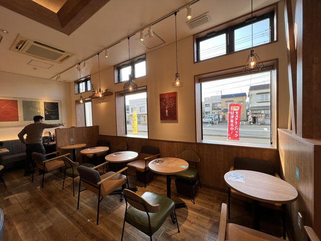 🍤 Shrimp Surprise & Cozy Vibes – MOS Burger Aomori Yanakawa Review