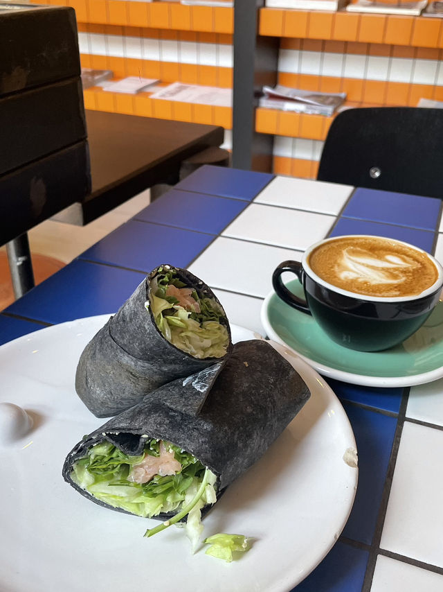 【おしゃれなブックカフェinジョージア】