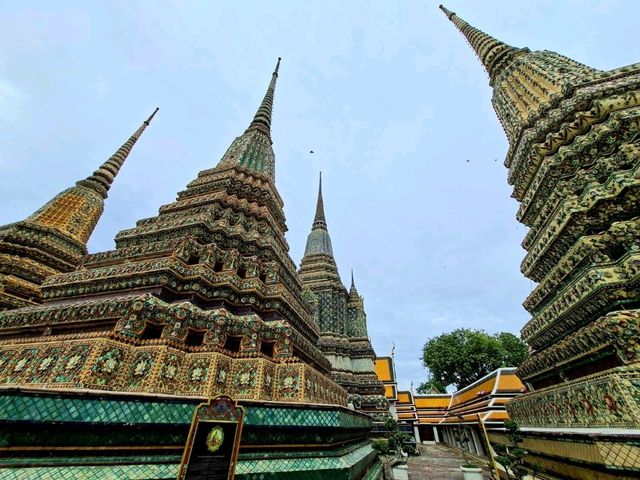 ชมวัดพระเชตุพนและพระราชวังสราญรมย์✨️