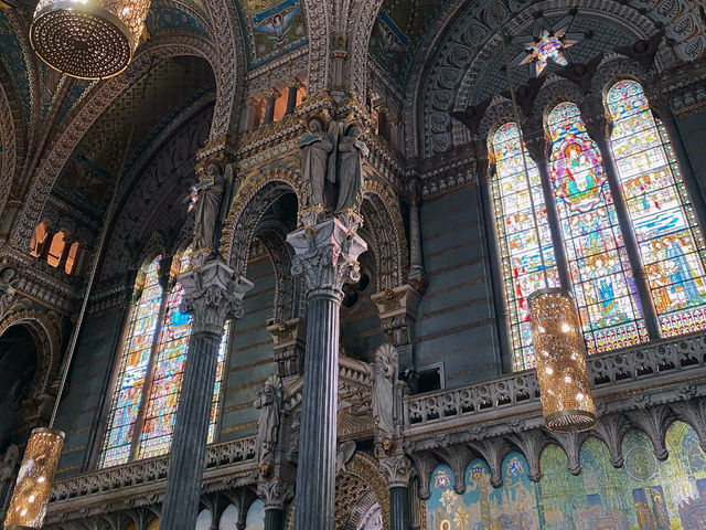 Lyon: A Chic & Charming City Guide 🇫🇷✨