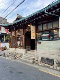 弘大の韓屋古民家カフェ IUM1966