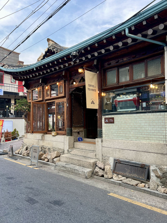 弘大の韓屋古民家カフェ IUM1966