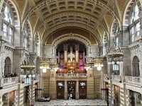Kelvingrove Art Gallery and Museum: Glasgow's Best Treasure Trove! 🎨🛡️