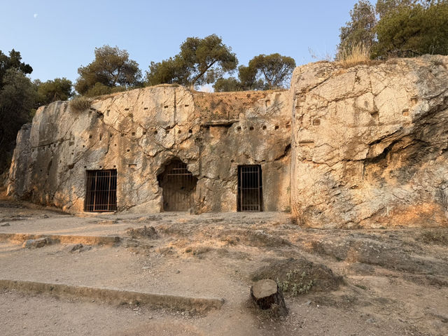 傍鄰雅典衛城的露天博物館⛰️