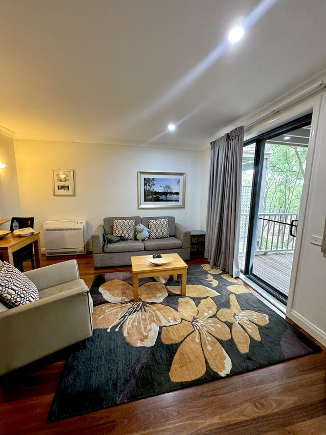 🌿 Weekend Trip: Stay at Oaks Cypress Lakes Resort in Hunter Valley 🏨🦘