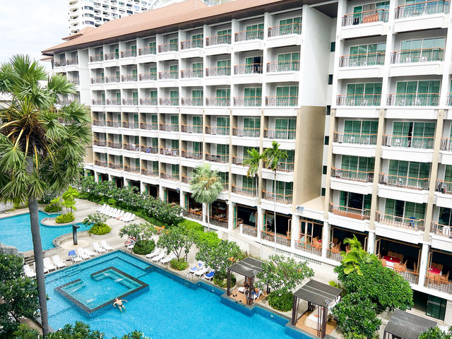 Welcome World Beachfront Resort โรงแรมดังริมทะเล