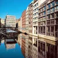 Nikolaifleet at Twilight: Hamburg’s Hidden Maritime Time Capsule