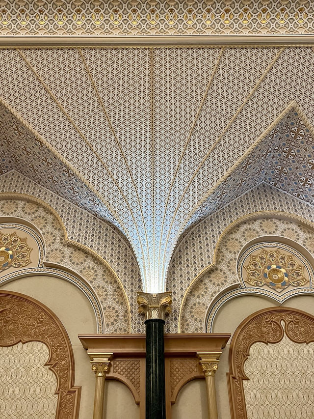 한 줄 한 곡선까지 아름다웠던 곳, Qasr Al Watan 