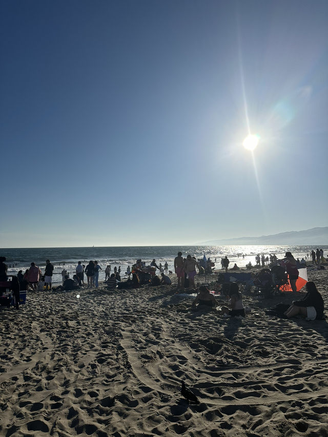 Santa Monica Pier & Beach 聖塔莫尼卡海邊 | 洛杉磯經典海濱體驗 🌊