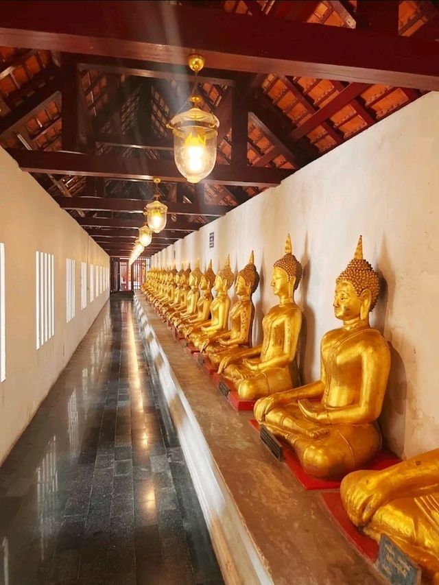สัมผัสพระพุทธชินราชด้วยตาคุณเองไหม?