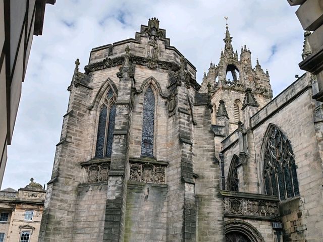 The Royal Mile: A Scottish Tapestry of Time