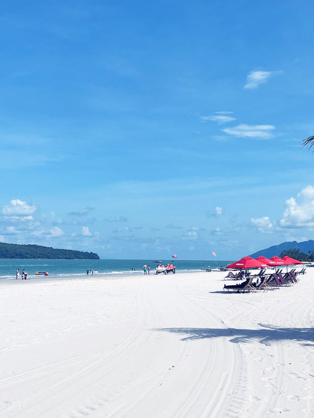 🌴✨ One Perfect Day in Langkawi—Beach, Sashimi, and Sunset Dreams