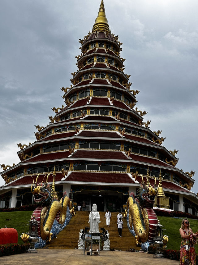 Wat Huay Pla Kang the peace dragons tower 