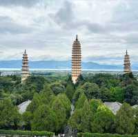 A Peaceful Journey at Chongsheng Temple