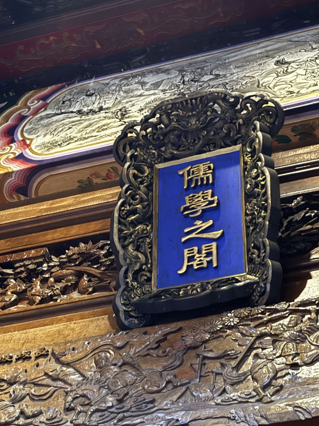 雲林虎尾持法宮｜「恭敬威嚴五文昌殿 ‧ 一拜頂禮寄心志，文運隨香起清明」