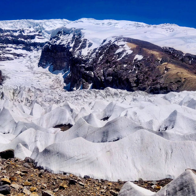 Frozen Majesty at Muztagh Glacier Park