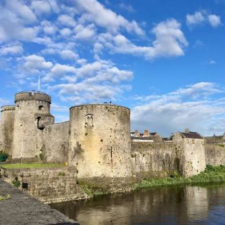 킹 존 성 – 바이킹의 뿌리, 노르만의 힘, 그리고 강의 전설이 깃든 리머릭의 요새