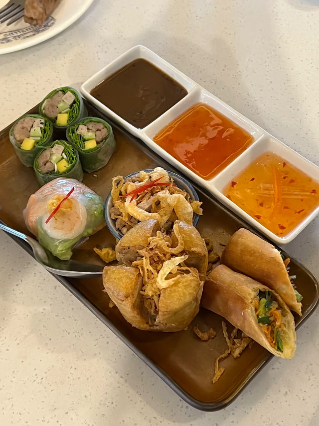 โกนขแมร์ ร้านอาหารเวียดนามเจ้าดัง เมืองสุรินทร์