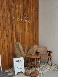 YOUNG CAFE คาเฟ่สไตล์มินิมอลมินิใจ