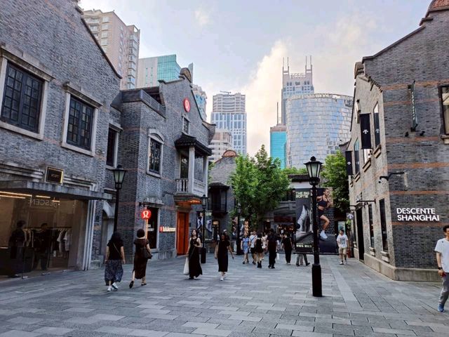 新天地時尚I，歷史風貌與現代時尚的交匯空間。