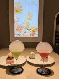 オリジナルカクテルが可愛すぎるカフェ