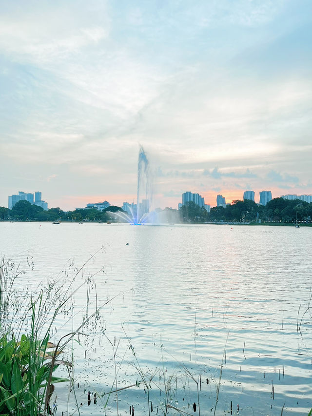 Golden Hour Bliss at Tasik Titiwangsa: Sunset Escape for the Whole Family