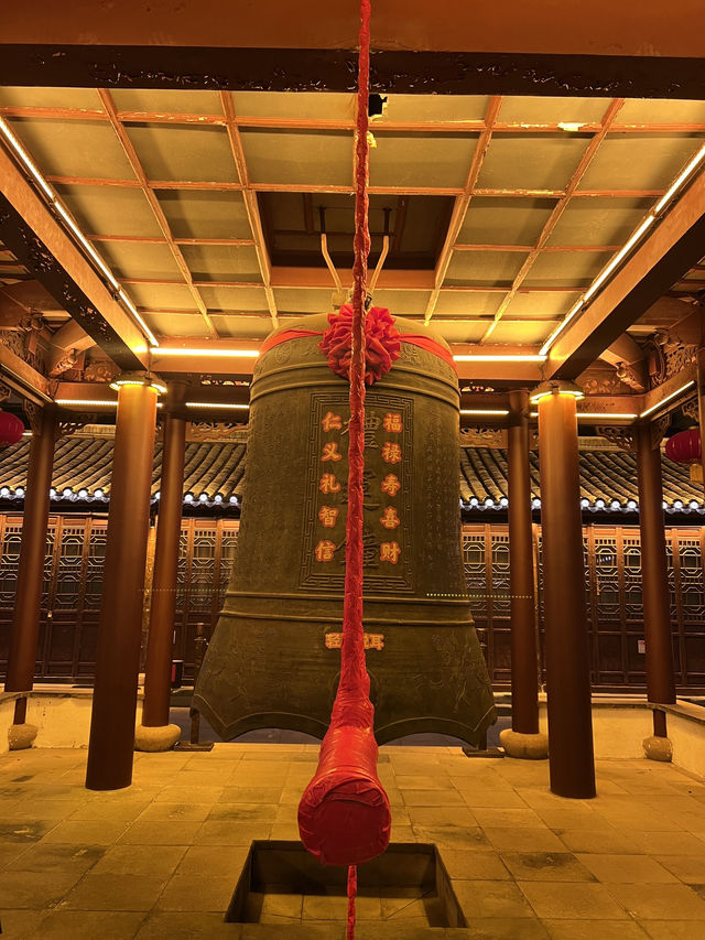 🇨🇳 Where Tradition Meets the Lantern Glow: Nanjing’s Confucius Temple (Fuzimiao)  🇨🇳 Where Tradition Meets the Lantern Glow: Nanjing’s Confucius Temple (Fuzimiao)