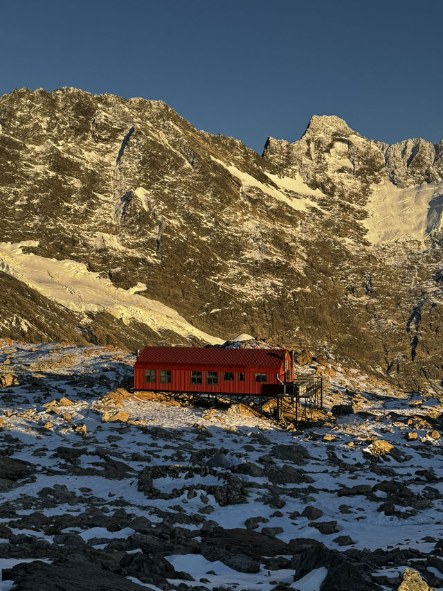 ミューラーハットでテント泊!マウントクックを間近に感じる🏔️✨ ミューラーハットでテント泊!マウントクックを間近に感じる🏔️✨