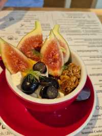 ์ ๋ฝ ๊ฐ์ฑ ๊ฐ๋ํ ๋ธ๋ฐ์น ๊ณต๊ฐ โ Emily ์๋ฐ๋ฆฌ(์ธ์ฐ ์ผ์ฐ)