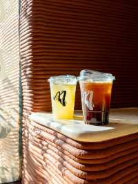 Ember Cafe & Wine: คาเฟ่สีอิฐย่านพระราม 9 🌋