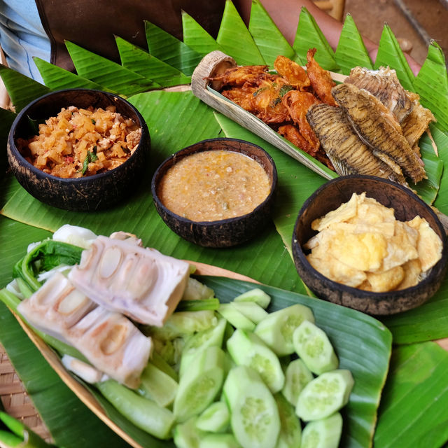 ท่องเที่ยวชมวิถีชุมชนชาวกระเหรี่ยง@หมู่บ้านบางกลอย ท่องเที่ยวชมวิถีชุมชนชาวกระเหรี่ยง@หมู่บ้านบางกลอย