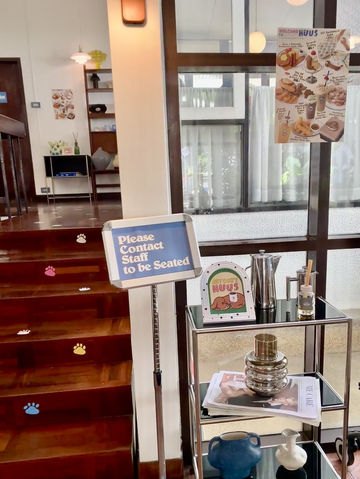 曼谷｜瞬間被療癒的理由 腊腸狗控情緒失守咖啡店 Huus Plate