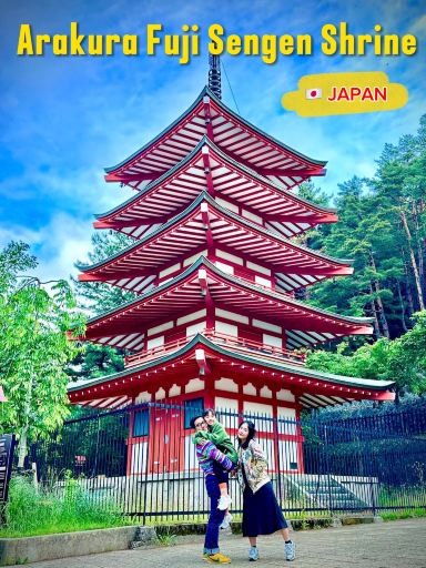 The 5-story red shrine with the most stunning view of Mount Fuji