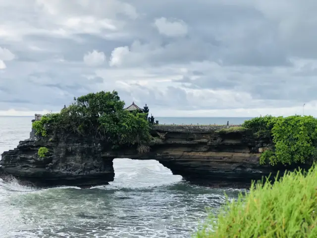 따나롯(Tanah Lot).