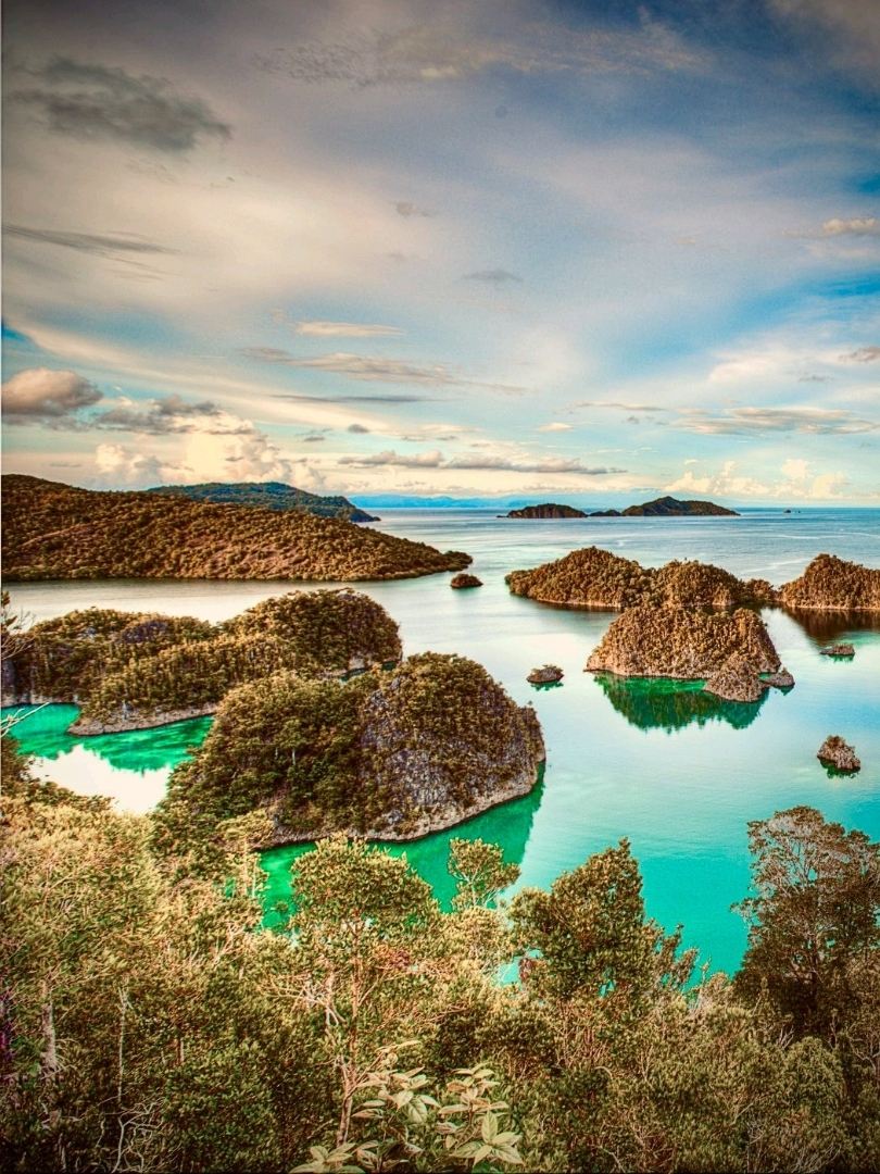 Skip Bali and Go Here! 5 Indonesian Hidden Gems Better Than the Maldives.